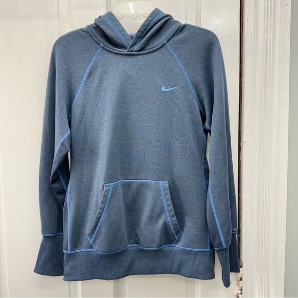 Nike therma-fit hooded sweatshirt women's medium. - Picture 1 of 4